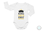 a baby bodysuit with the words king leo's first birthday